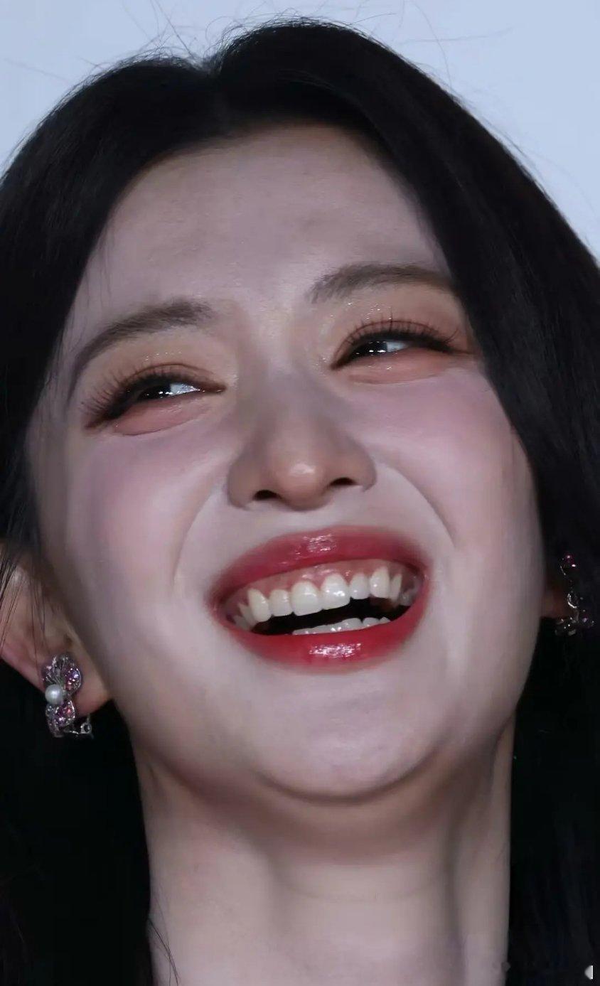 张凌赫和王楚然脸上的褶子都不少啊