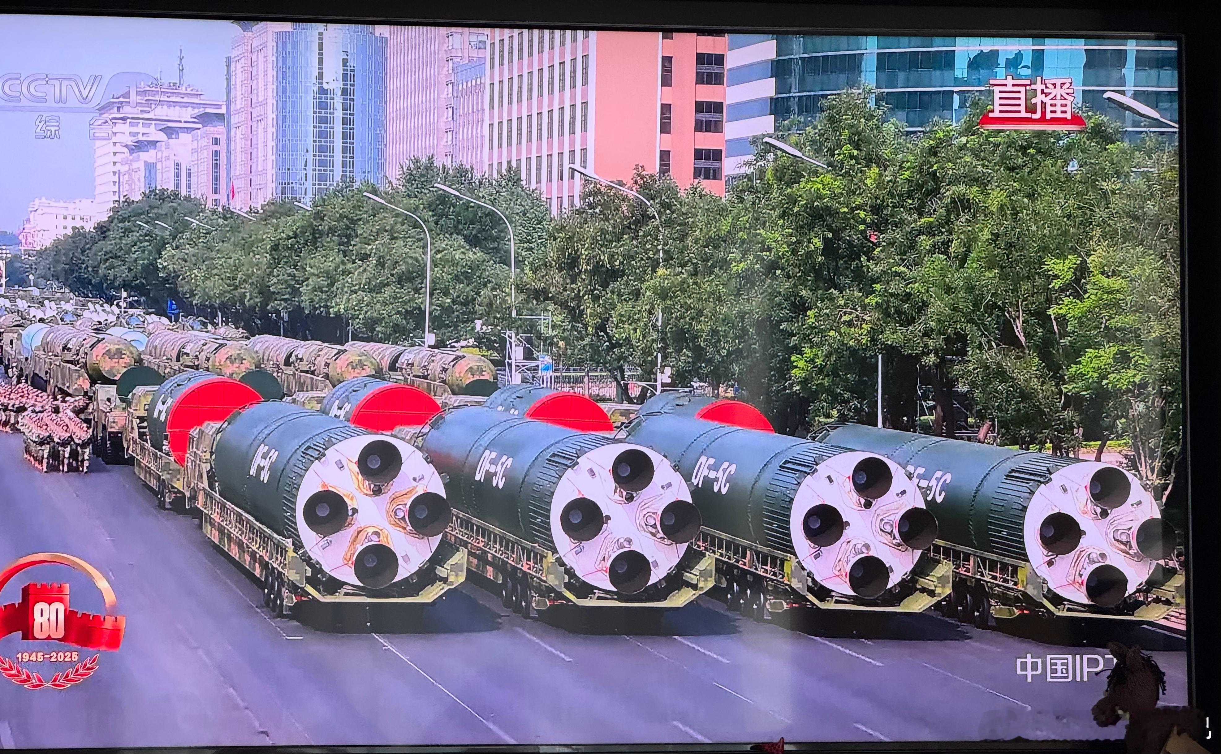 镜头给够，大家看清楚。​​​