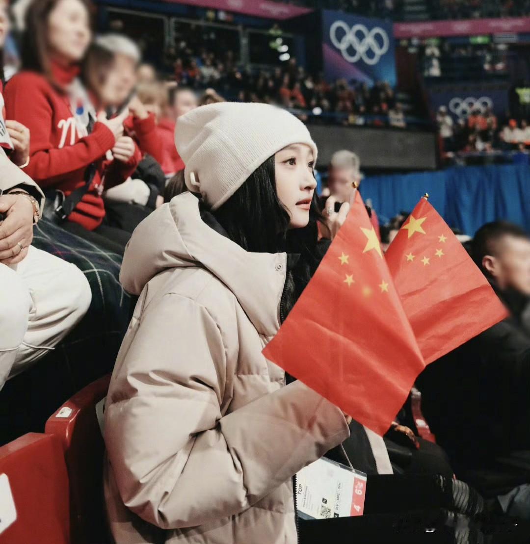 关晓彤，太激动了！2月10日，深夜，23:17分，关晓彤依旧没有入睡，而是在社