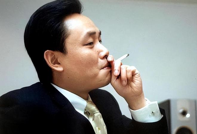 国美又双叒叕转型, 昔日首富黄光裕“不认命”