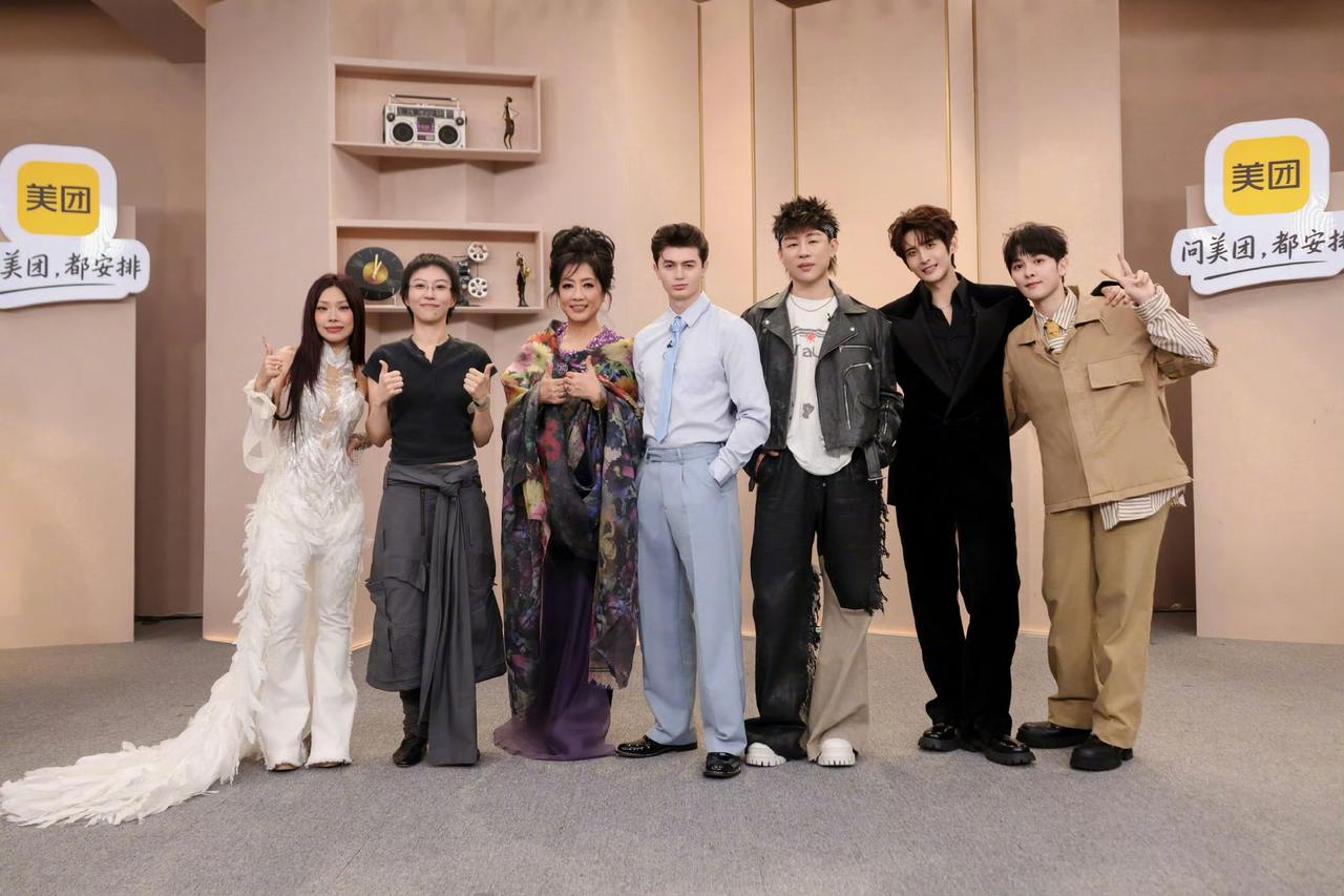 网友已经把《歌手》决赛剧本写好了！《燕窝》《悟空传》集体变热梗。《歌手2026