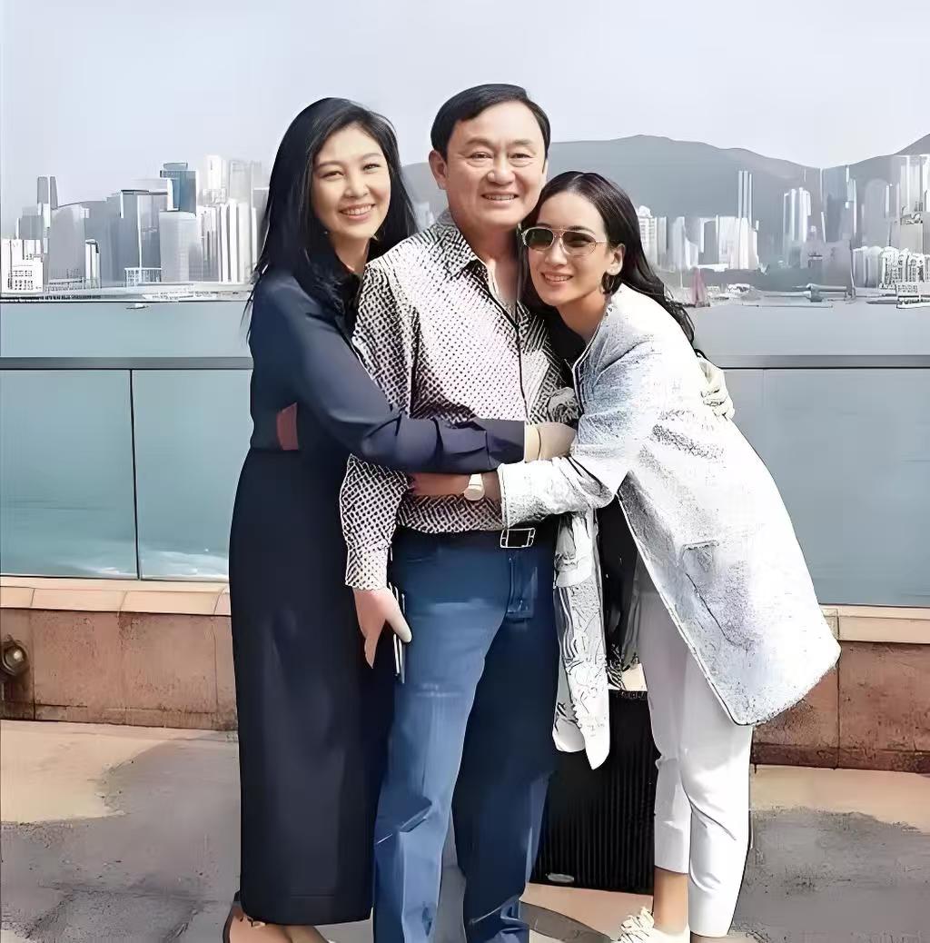不要总是为佩通坦担心了，她和姑姑，父亲的情况都不同。她只是被解除了总理的职务，本