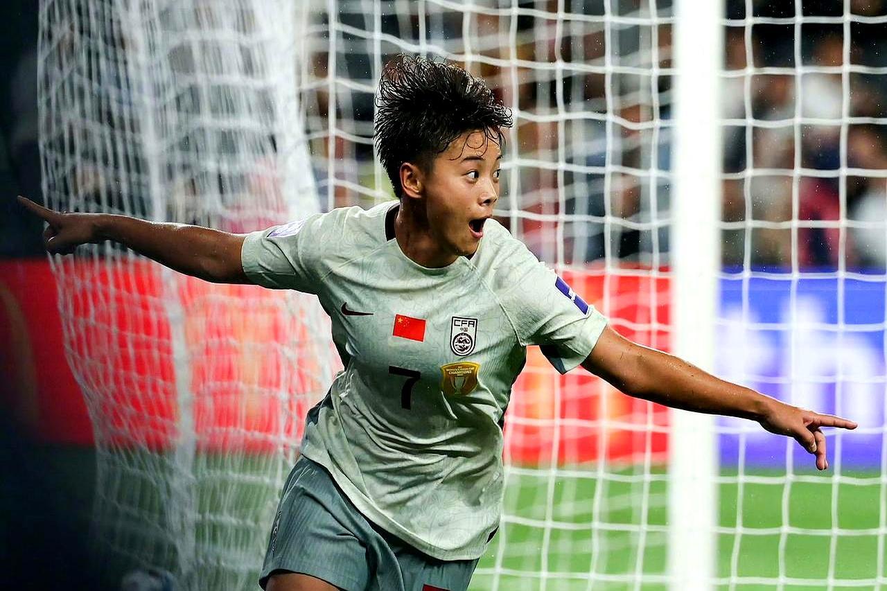 补时绝杀朝鲜的中国女足，已经稳拿B组头名出线了。小组赛三战全胜拿满9分，进