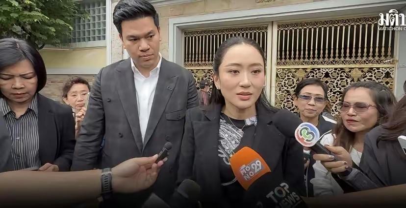 他信现在越来越倒霉了，不但进了监狱出不来，而且泰国方面要罚他，交100多亿泰铢，