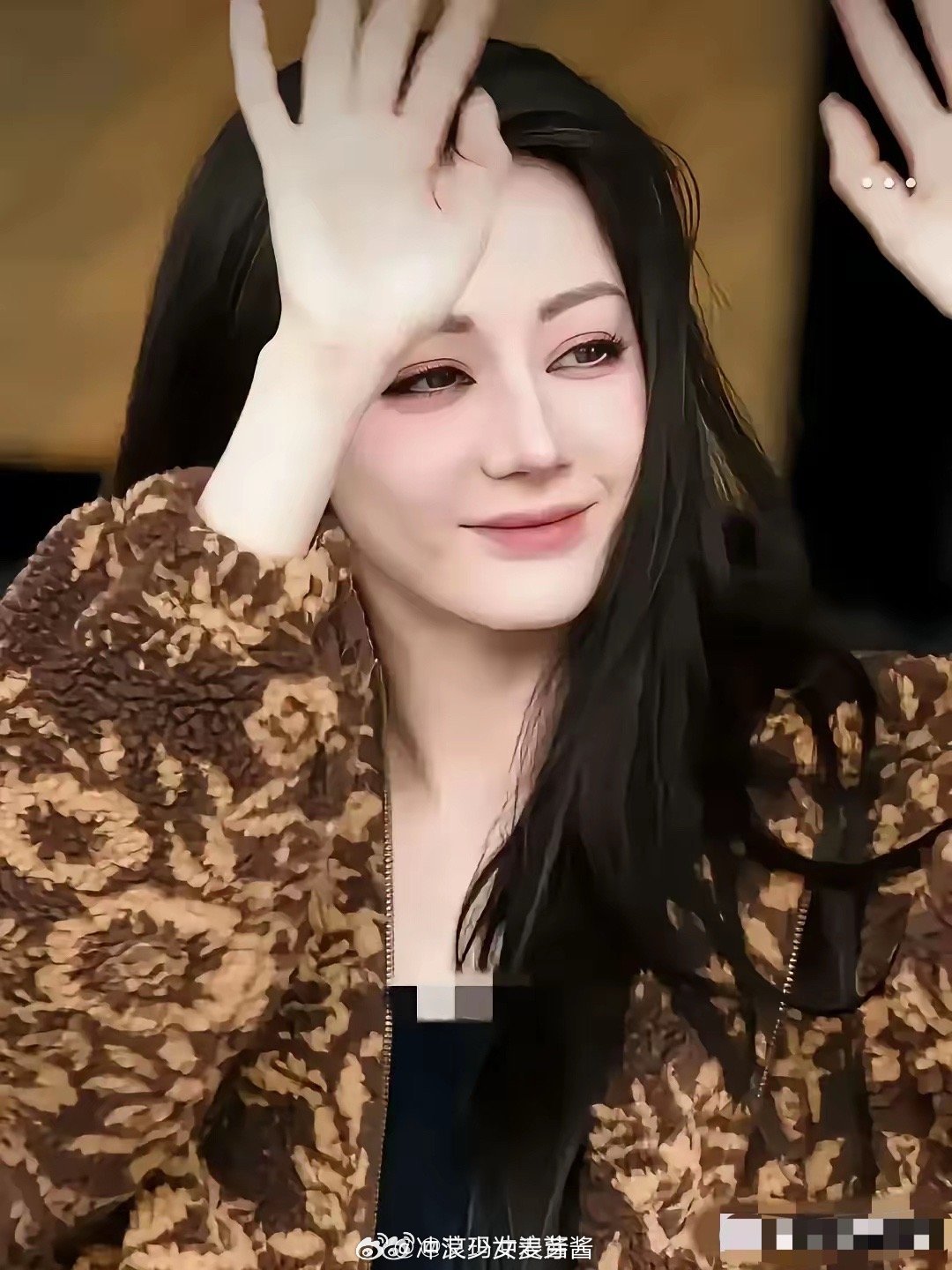 迪丽热巴体质有点像欧美那边了，年轻的时候是真漂亮，可是一旦过了30岁就突然老十岁