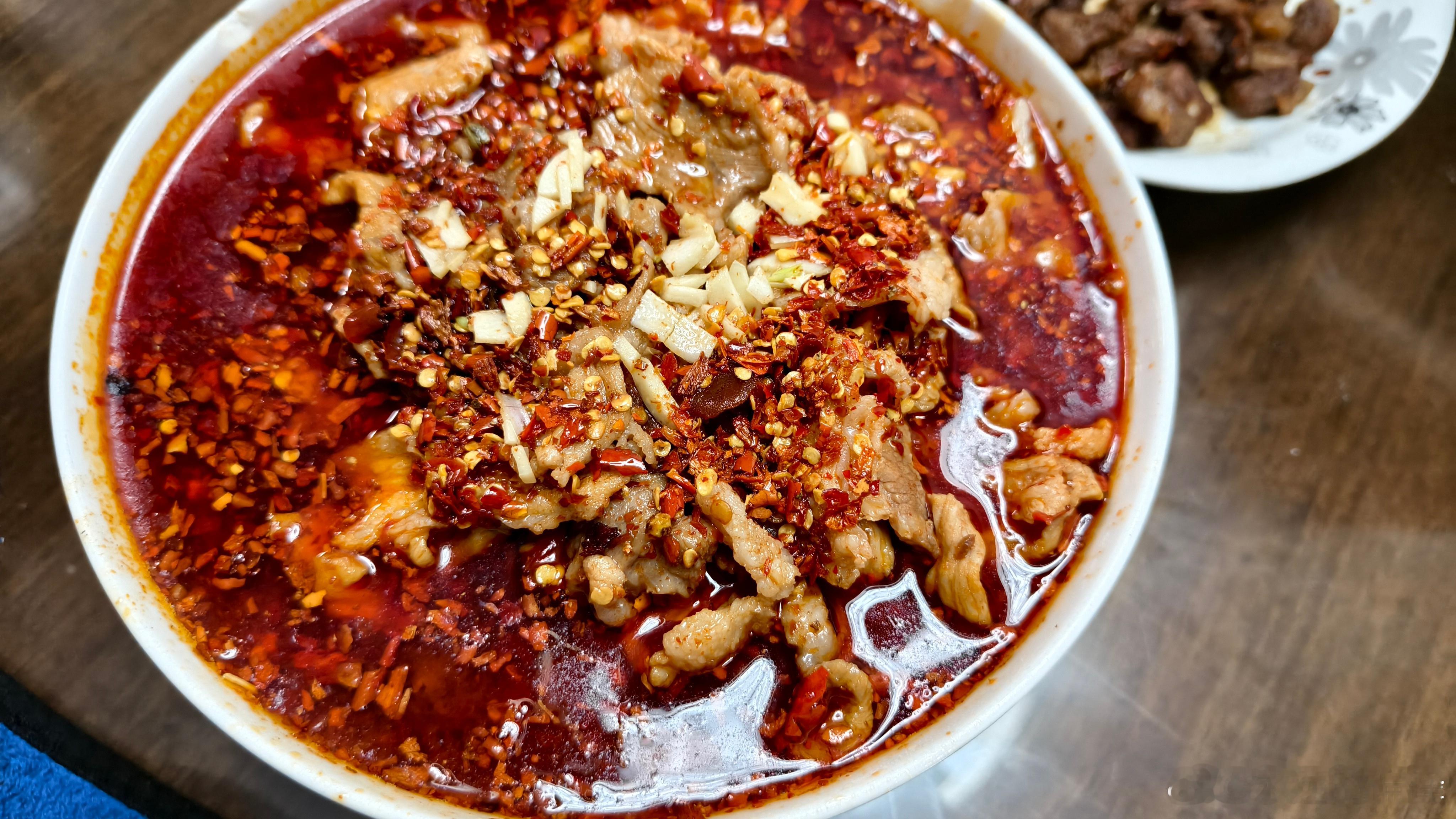 现在做饭都得弄点辣的驱驱寒气！目前是阴冷的13℃！​​​