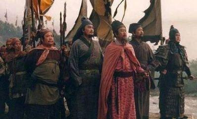 水浒传里，施老先生喜欢用动物的出现来引导剧情的进一步推进。比如1.张顺送宋江的