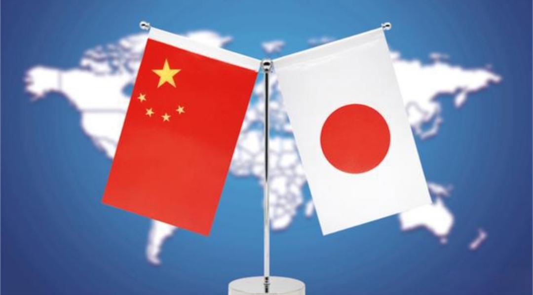 日本宣布中日关系降级，中国网友说：“埃及吧降不降”！今天，日本外务相茂木敏充在