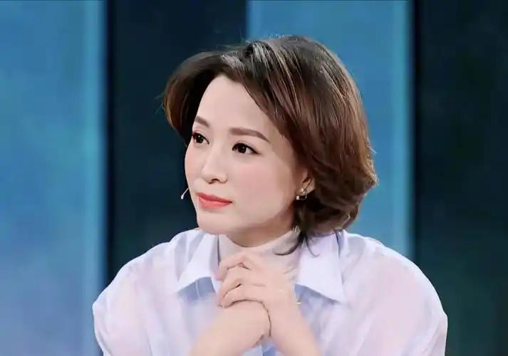 央视一姐董卿老公又摊上事，10个投资人一起把他告了，连带着券商一哥也跑不掉。