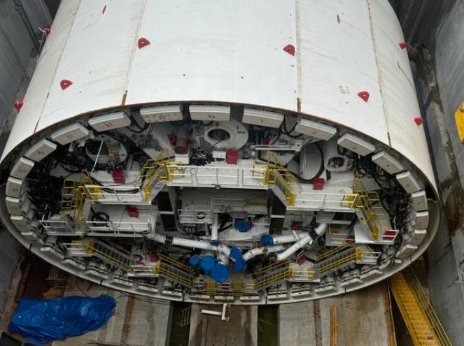 广南联络线“天佑号”盾构掘进突破2000米自2025年7月底顺利始发以来，“天