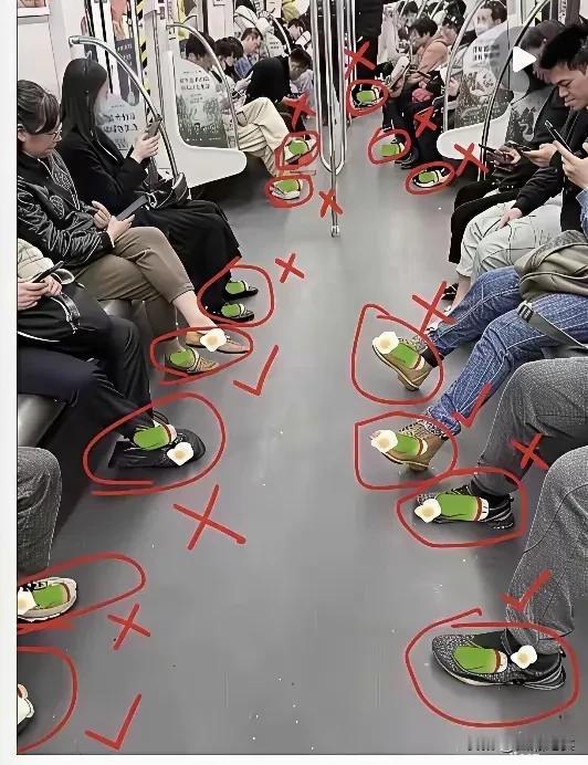 也没人说话，不看手机还能干嘛？🙄