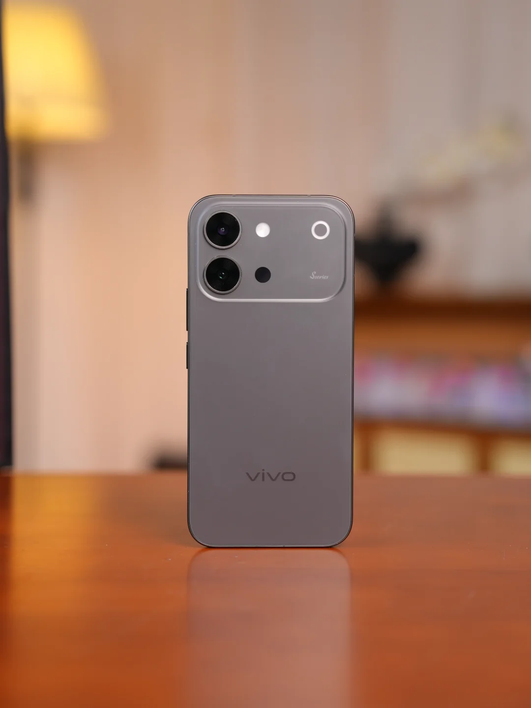 一眼心动！vivo S60 仲夏夜的磨砂灰真的绝