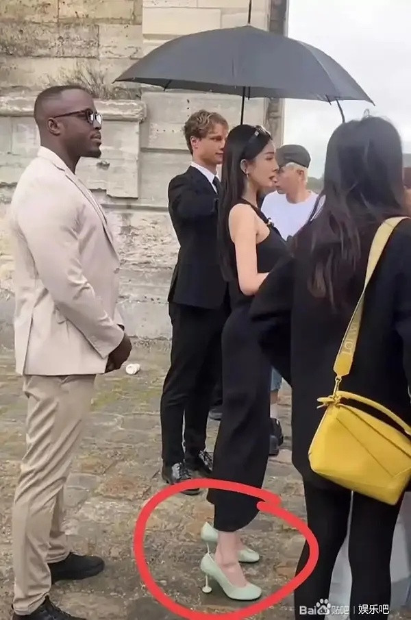 杨幂这样的顶流也要穿品牌给的不合脚的鞋吗