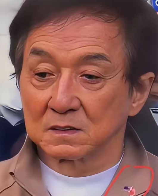 成龙这辈子注定要遗憾终生了！​他挣再多的钱，再有巨星光环，71岁的他照样被家