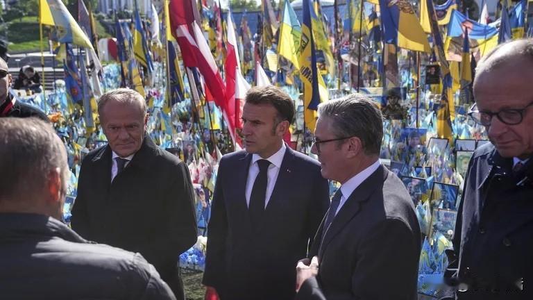 一群戏精！来自俄罗斯卫星通讯社的消息，英国天空新闻台援引消息人士的话报道称，一