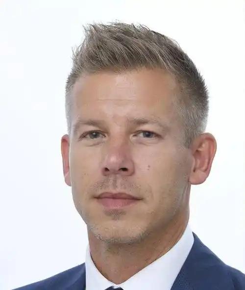 匈牙利候任总理给总统两个选择：要么辞职，要么被罢免。不得不说，匈牙利这次是真