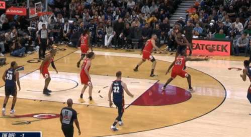 亨特被交易至国王！回顾赛季最佳一役，对阵公牛高效砍下29分P1亨特底角无球启动佯