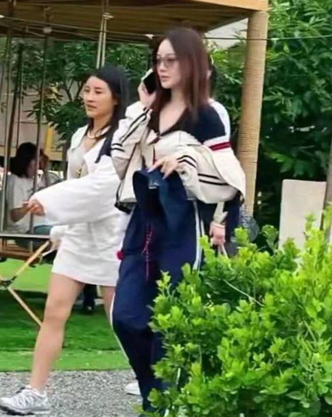 贾乃亮李小璐六一合体陪甜馨离婚后不互撕只为孩子成长
