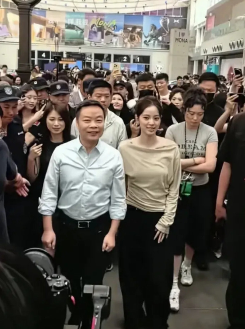 在目前国内汽车圈，有两个湖北人很厉害。没错，一个是雷军，一个是何小鹏。雷军既