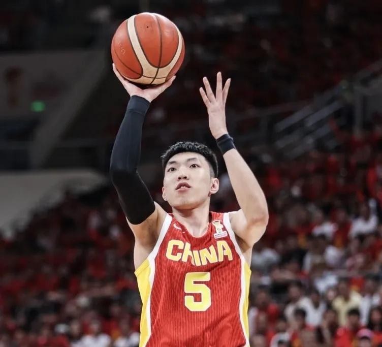 中国男篮3位后卫球员太强了：1、李悦州——场均13.5分19岁、身高188c