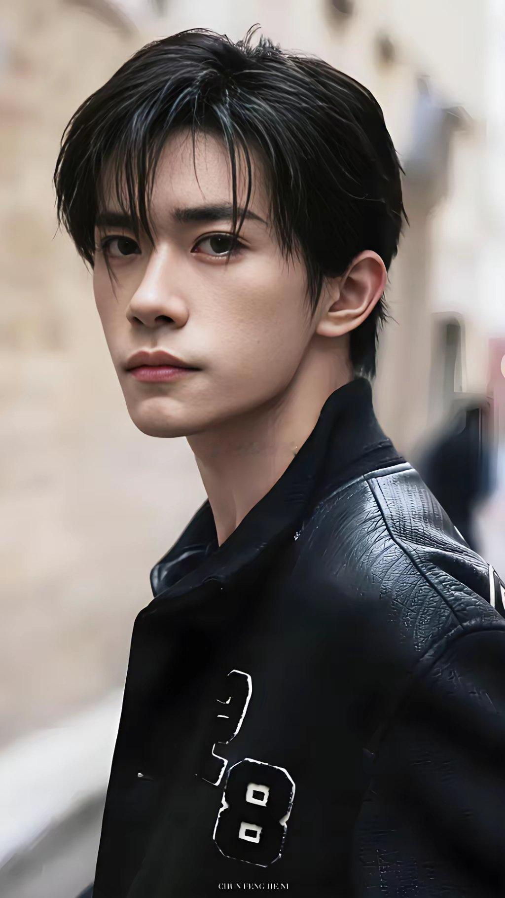 易烊千玺彻底摊牌了直接打出王炸用行动去解释外界的一切质疑说起易烊千玺大家并不陌生