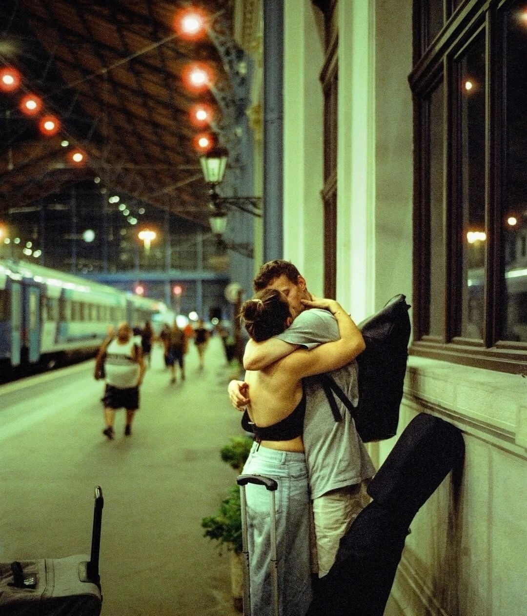 过了50岁才懂的10条人性铁律1、父母最亲，夫妻最近。2、姐妹再好，吃亏就吵；兄