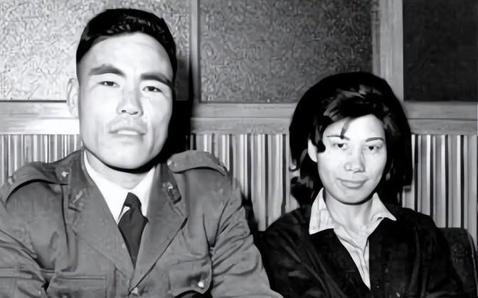 1990年，中国飞行员王宝玉开着飞机叛逃苏联，苏联答应送他去美国，然后给王宝玉戴