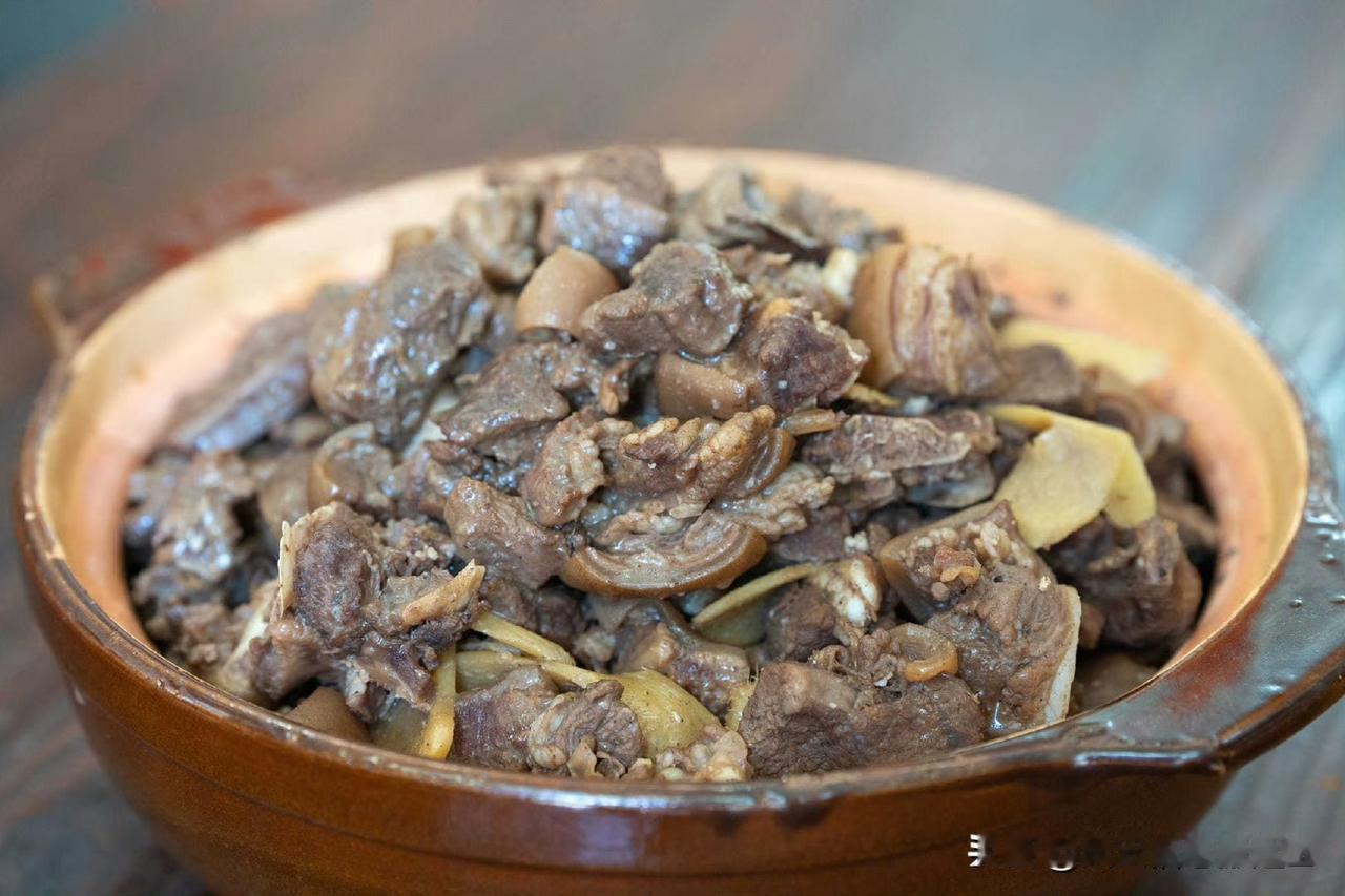 入冬了，要开始吃羊肉了，这样的羊肉煲你喜欢吗？