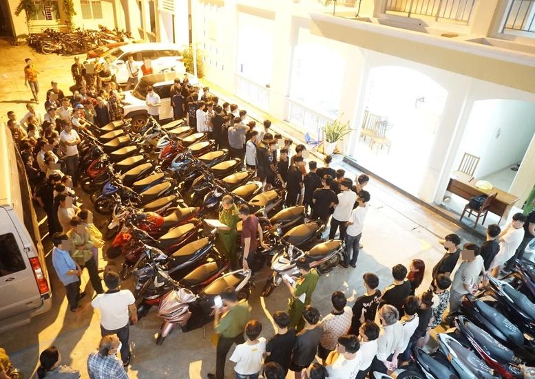 越南丹南警方这一家伙抓着这么多人，逮捕34人，起诉35人。刑警局经查明，202