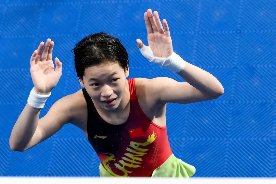 神仙打架！全红婵0.9分险胜陈芋汐，观众：呼吸都停了