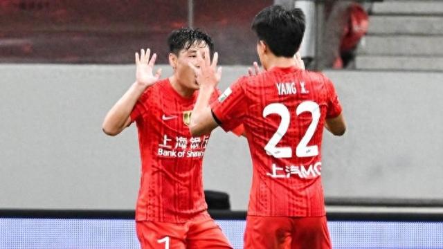 杨希独造两球主导海港逆转, 两位18岁小将双双进球, 中超年轻世代越打越出色