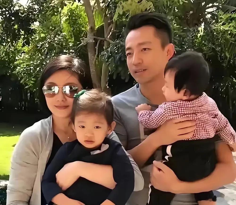 汪小菲又晒娃了，这次是夜游珠江镜头怼着脸拍。评论区一边骂他消费孩子，一边夸孩子变