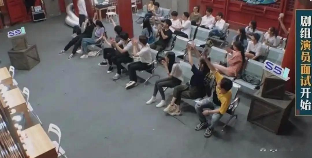 卢昱‏晓‏‎⁠早期⁠还是素人的时⁠候‎‏，最早⁠⁠那会儿﻿就﻿是普通‏人一个。