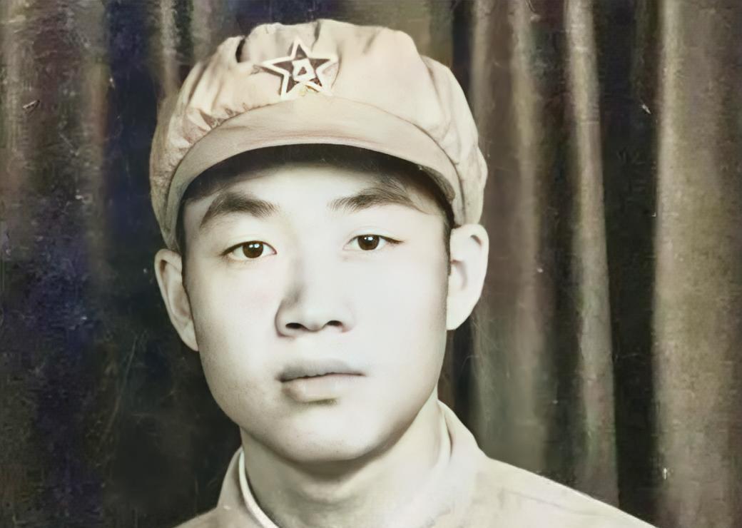 1951年，志愿军张典文擅自朝美军帐篷开了一炮，连长大怒，正要处罚他时，团长紧急