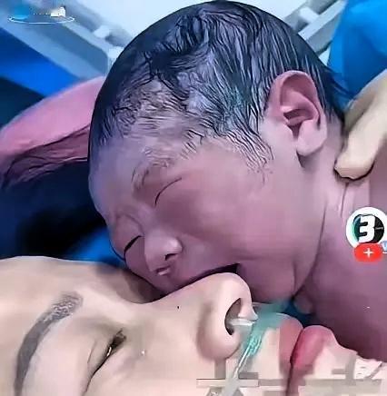 没人能说清！江苏一家产房里，刚出生的宝宝哭到嘴唇发紫，三个护士轮流抱都没用，直到