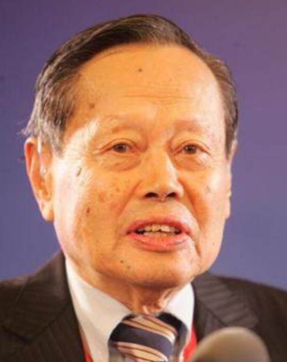 同一本《易经》，在科学家眼里，竟然得出了两种完全相反的评价：杨振宁批评它缺少逻辑