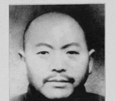 1951年，大汉奸黄标被判死刑，到了刑场，黄标却很不甘心：“我每个月给新四军送了