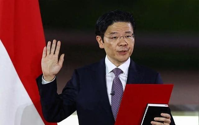 新加坡现在估计后悔了，他们后悔的不是推英语，也不是压方言，而是没想到中国崛起这么