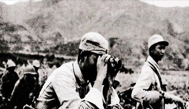 这天，30岁女情报员，推着500颗子彈，去八路军驻地。不料半路，被8名伪军抓住，