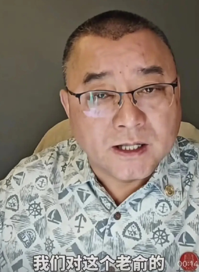 攻击过董宇辉的“名人”都共同感谢过一个人。聂圣哲诋毁董宇辉，董宇辉的支持者讨伐聂
