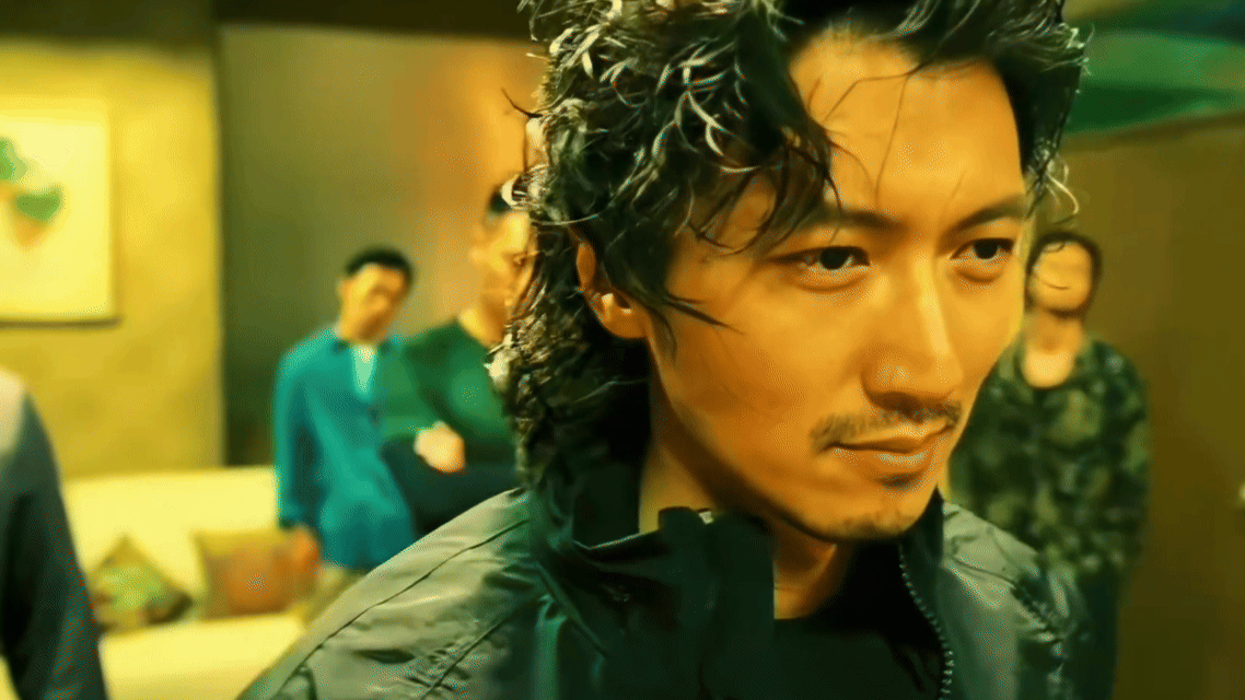 这两应该算是同龄人吧