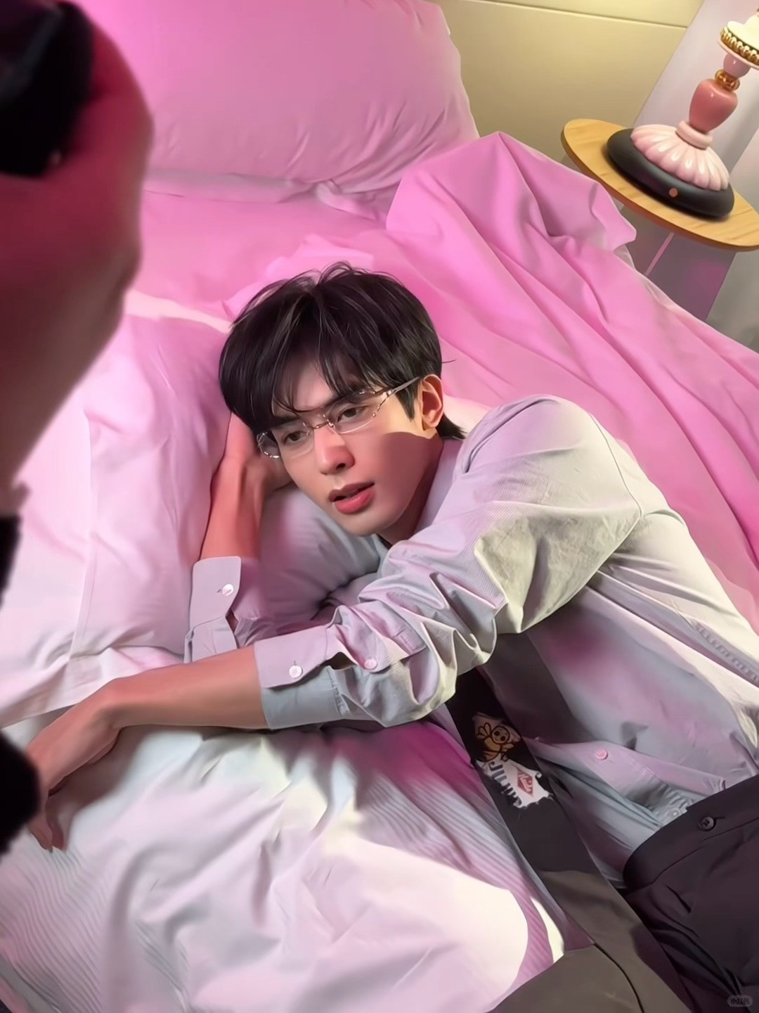 宋威龙完全漫撕男来的