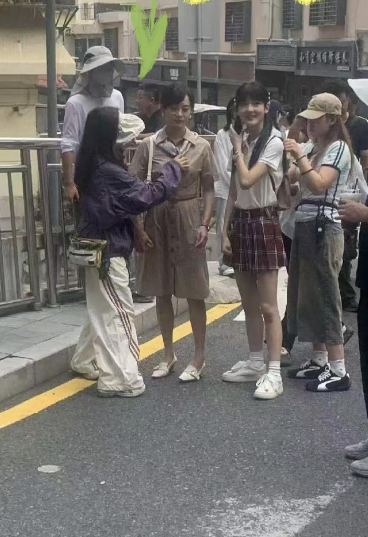 感觉孙俪她再也不想演古装剧了，这几年拍的剧都是卖房、卖保险这类的。蛮好的人生挺好