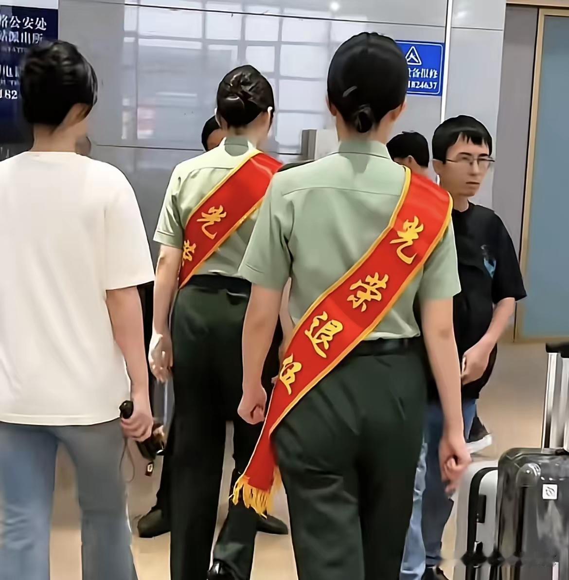 在部队待久了才懂：真正通透、有远见的女兵，早就把自己的终身大事，在服役期间安排得