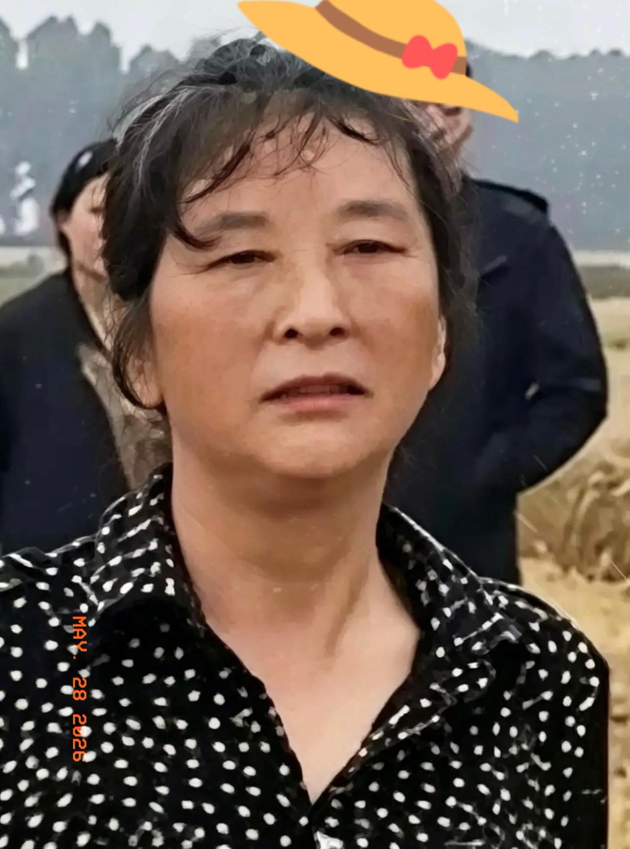 看到这事儿，我真是被气笑了。那个所谓的“割四赔五”大妈，凭一己之力搅浑了麦收