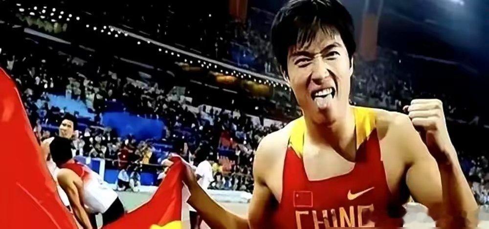 别拿现在的纪录碰瓷刘翔。美国大学生跑出12秒75，世界纪录又破了，刘翔的12秒8