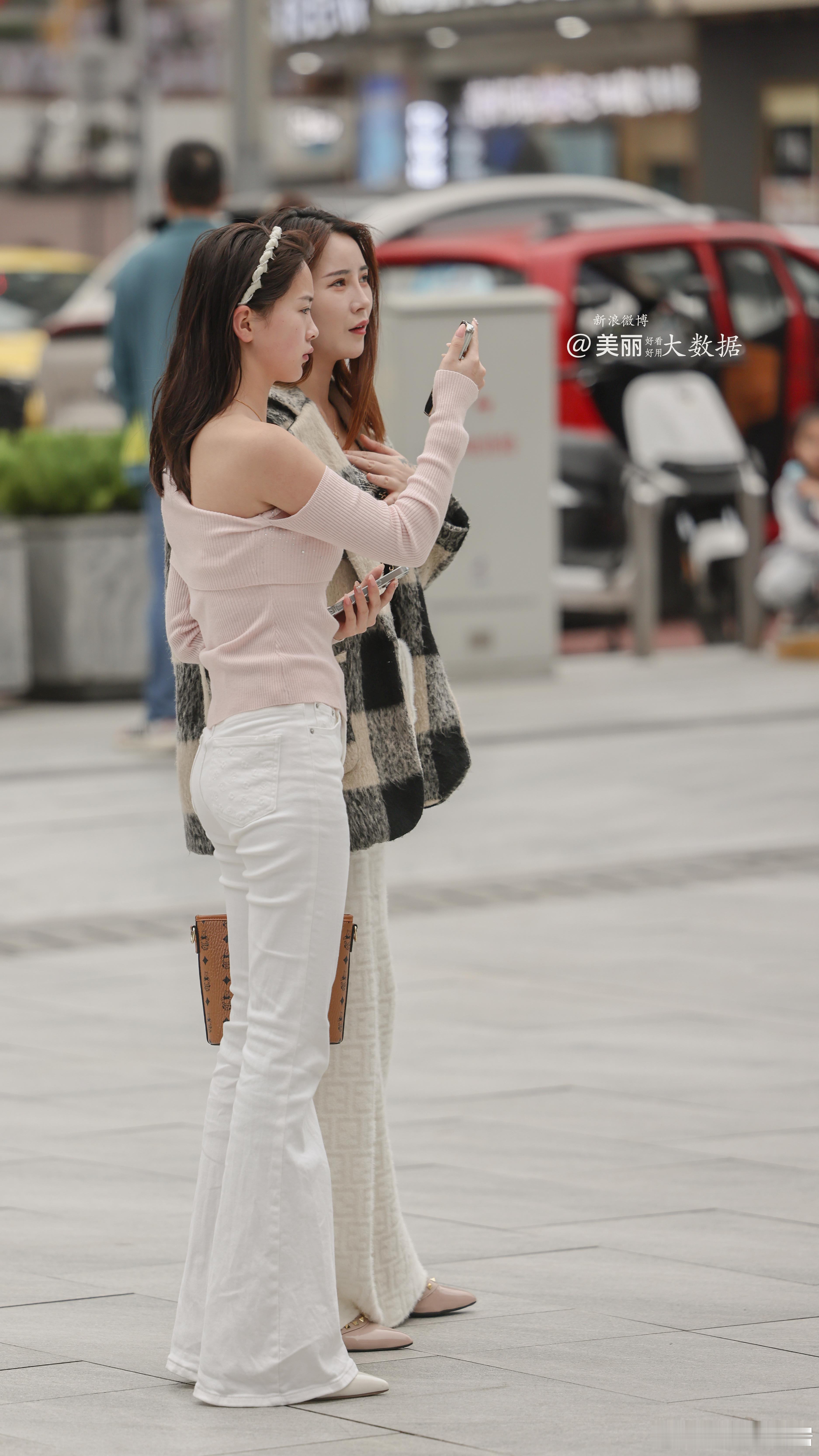 你在看谁？
