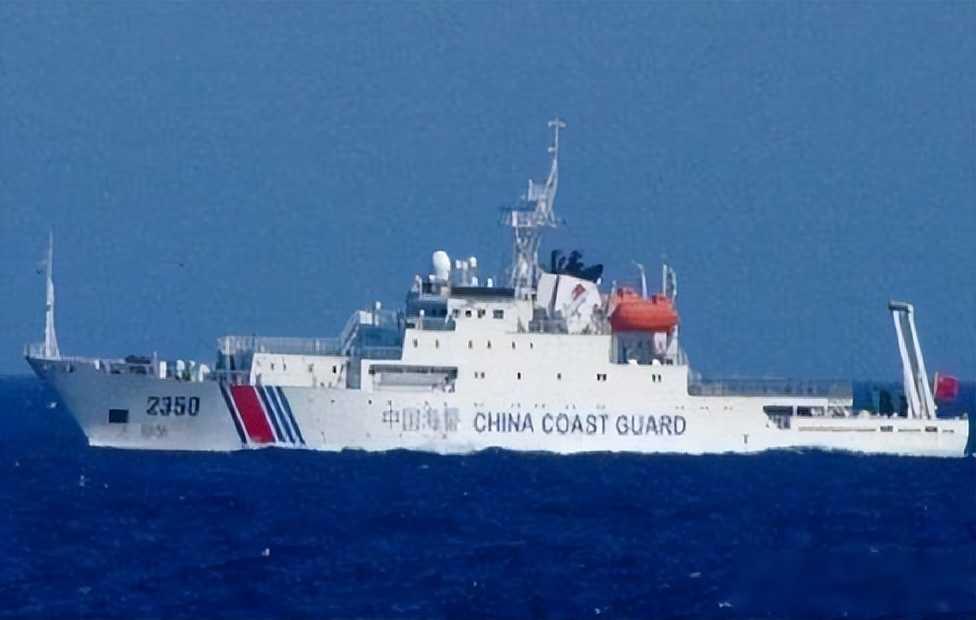 老张退休三年还在跑快递，工资没涨订单翻倍，他笑说这行比坐办公室踏实老张今年5