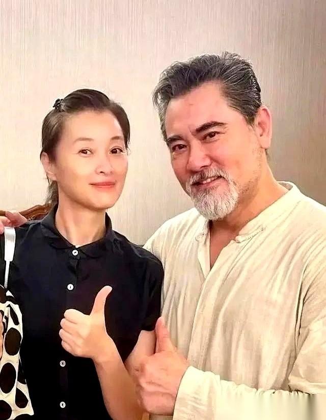 “你演的我都懂。”就这六个字，我的妈呀，直接给我看愣了。这是赵文瑄写给吴越的