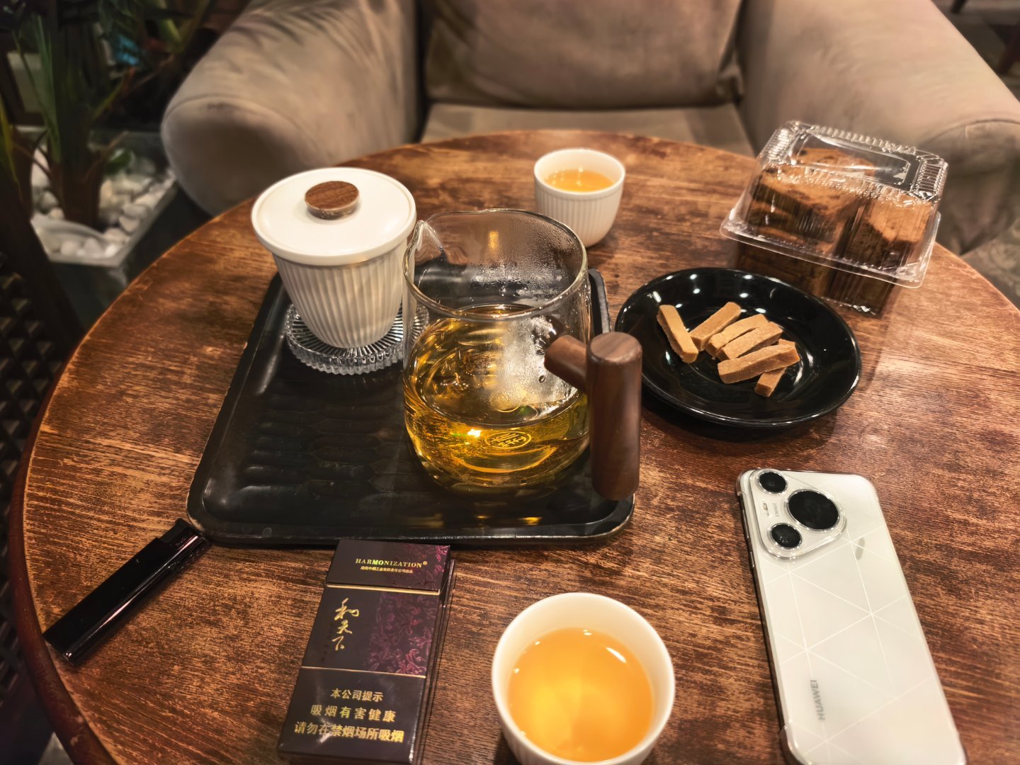 约了个北影小美女下午茶，丫喜欢吃老莫核葡糕下午茶​​​